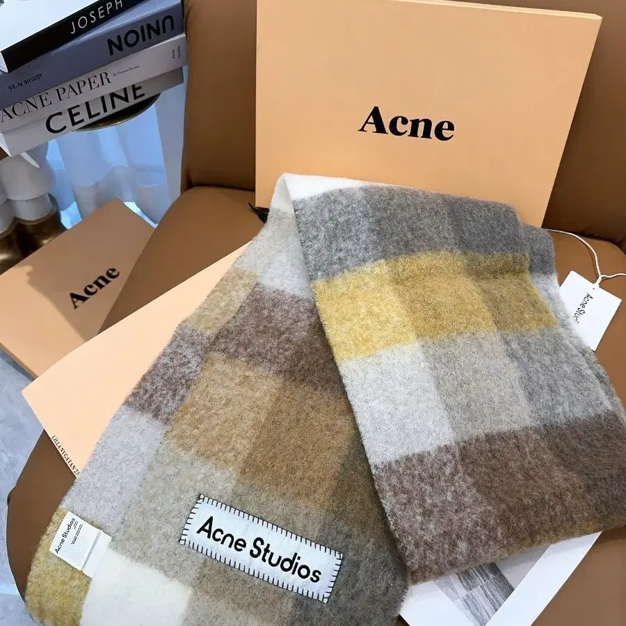 acne 스카프