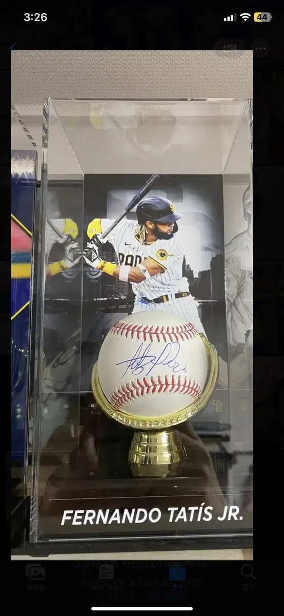 Tatis Jr. autographed ball.