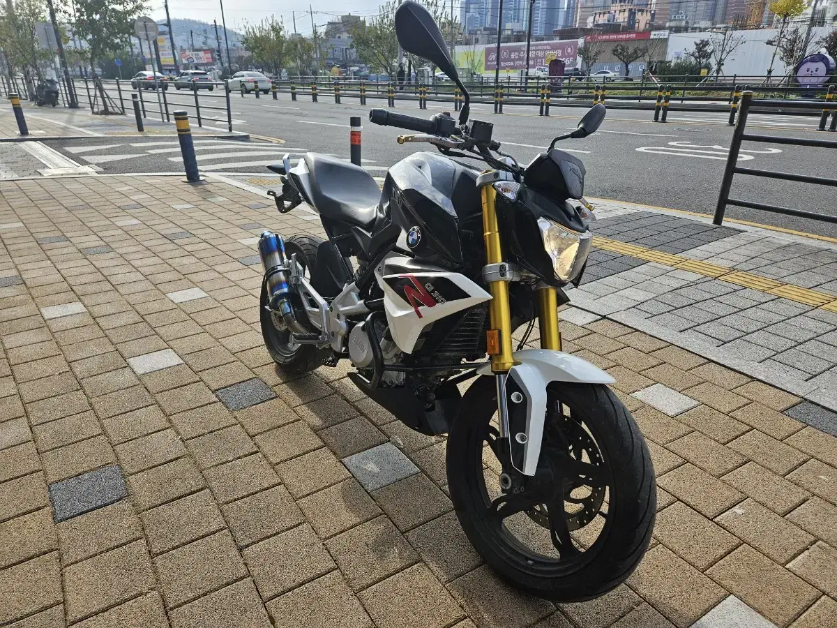 천안 평택 18년식 2만키로 BMW 310R 판매해요. 충청 경기 아산