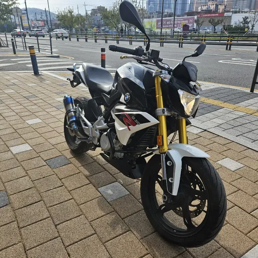 천안 평택 18년식 2만키로 BMW 310R 판매해요. 충청 경기 아산