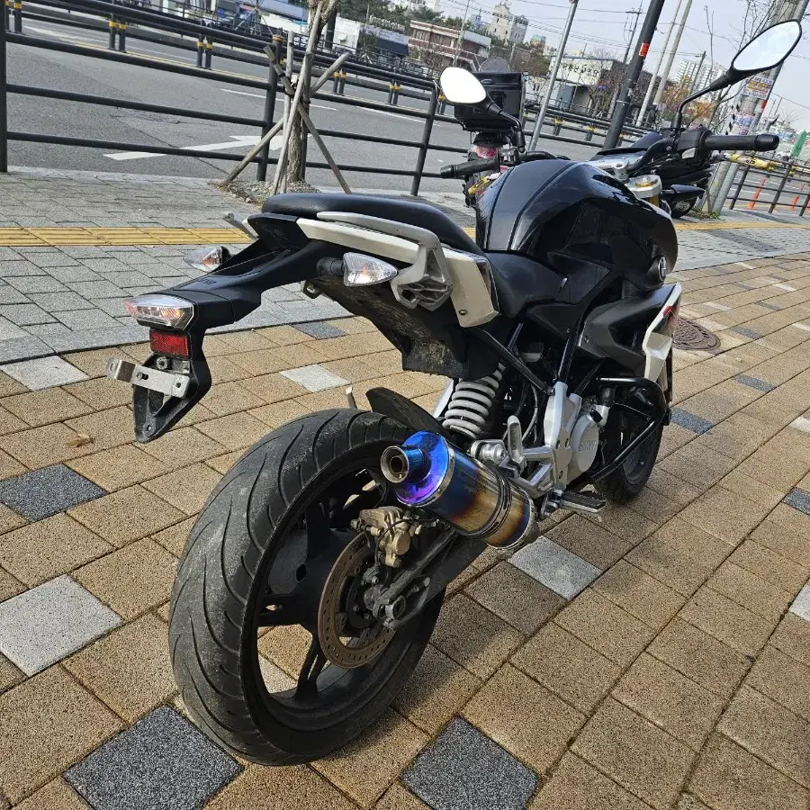 천안 평택 18년식 2만키로 BMW 310R 판매해요. 충청 경기 아산