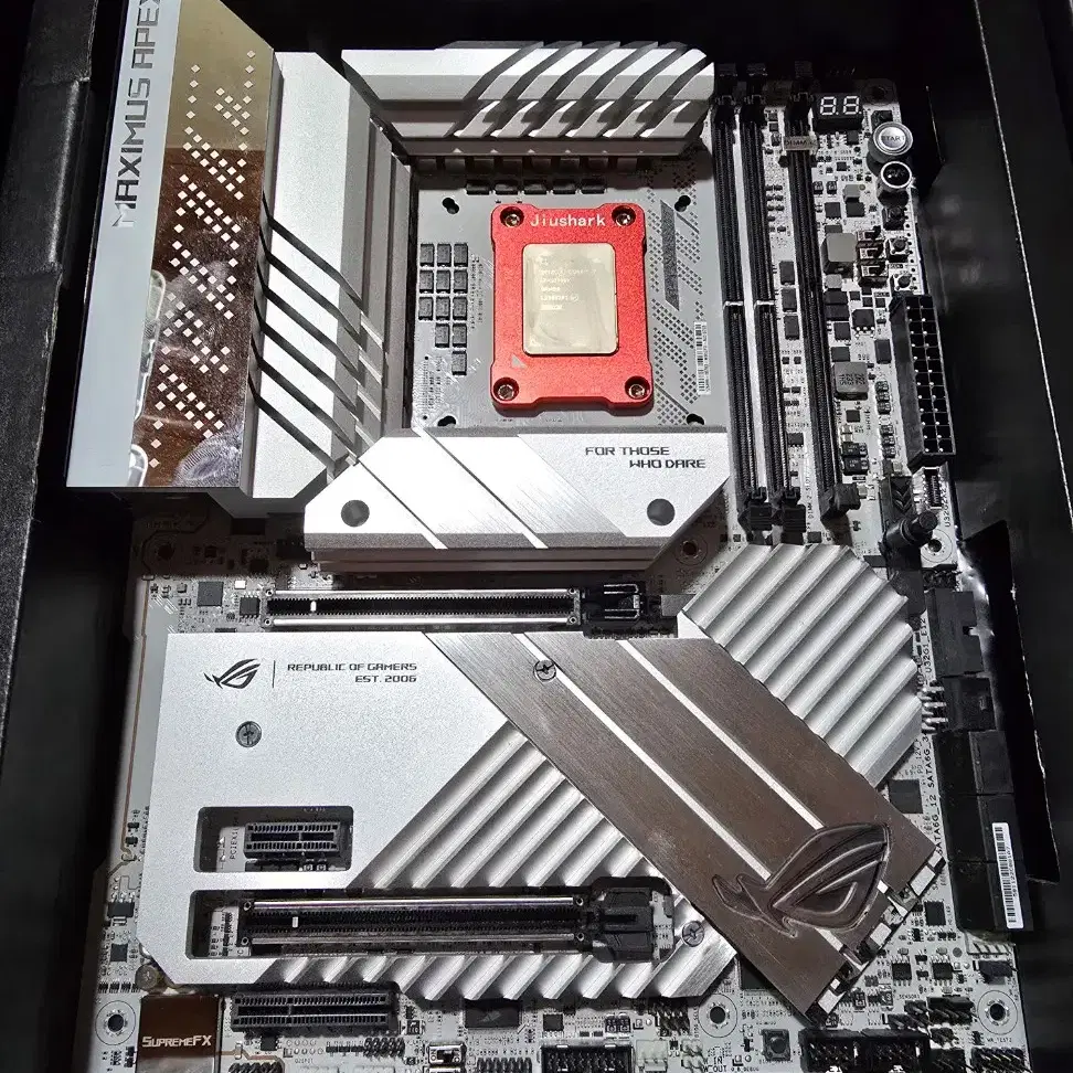 ASUS MAXIMUS Z790 APEX WHITE 팜