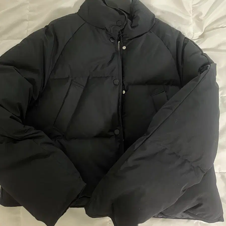 낫띵리튼 패딩 Cropped string puffer jacket