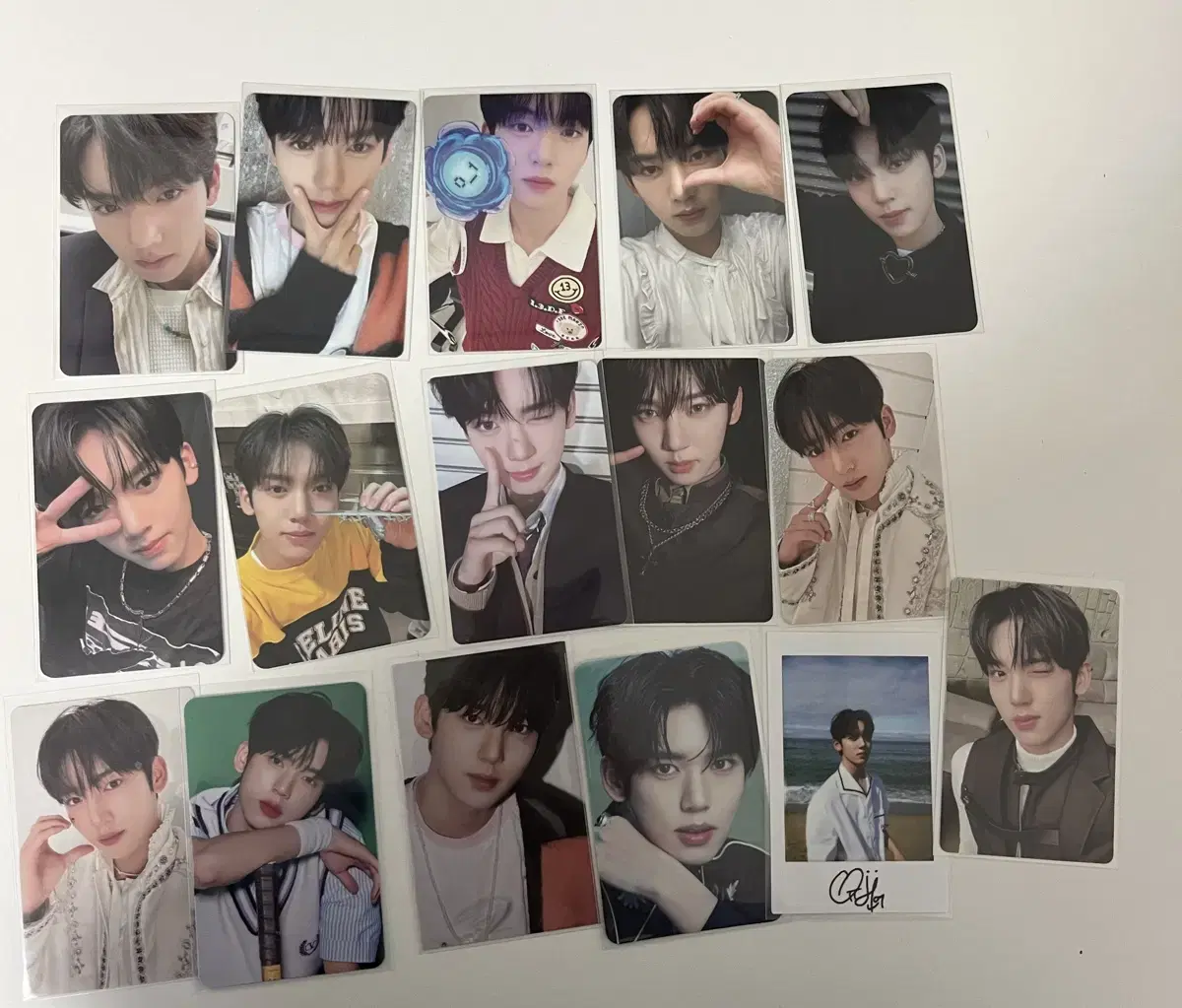 Zerobaseone han yujin Sell 16 photocards bulk wts 