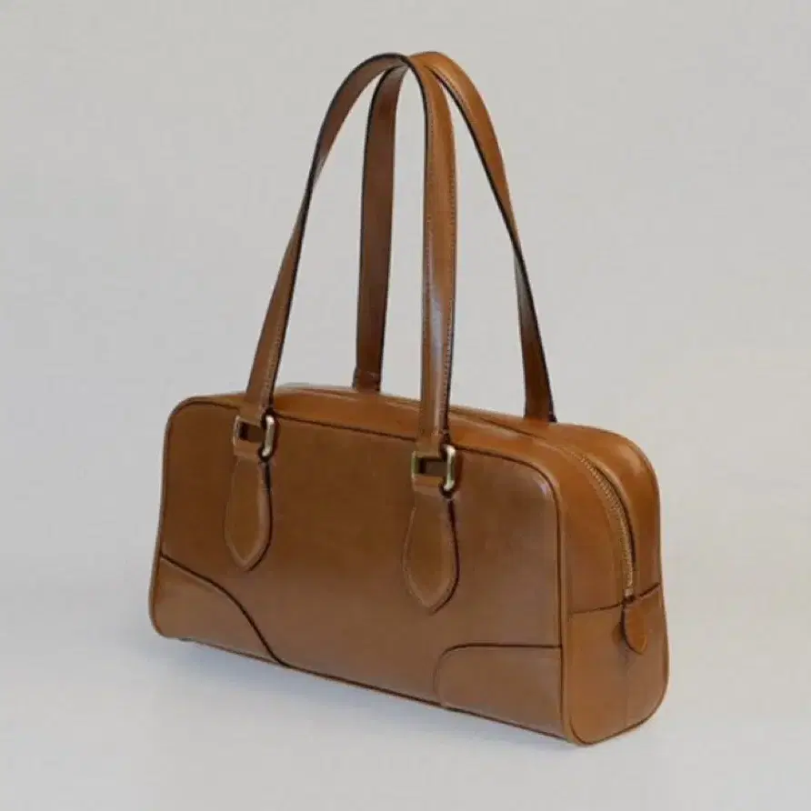 LO61 timeless Bowler Bag in British Tan