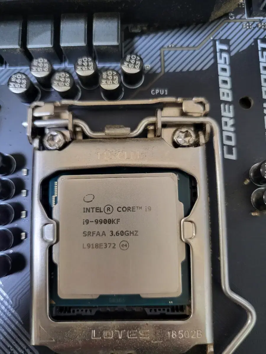 CPU I9 9900KF 팝니다