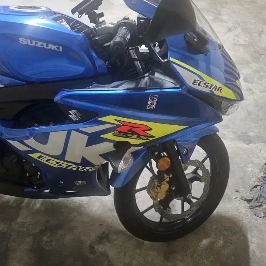 신차급 23년식 gsx-r125 4522km 판매합니다