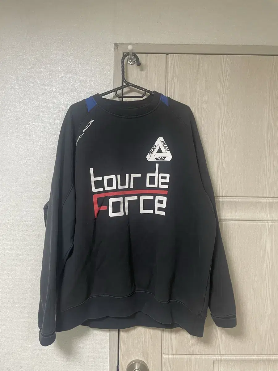 Palace Tour de Force Crew Black - 19FW