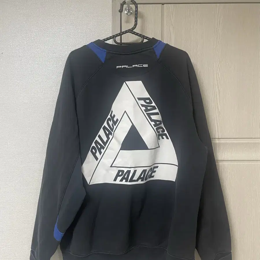 Palace Tour de Force Crew Black - 19FW