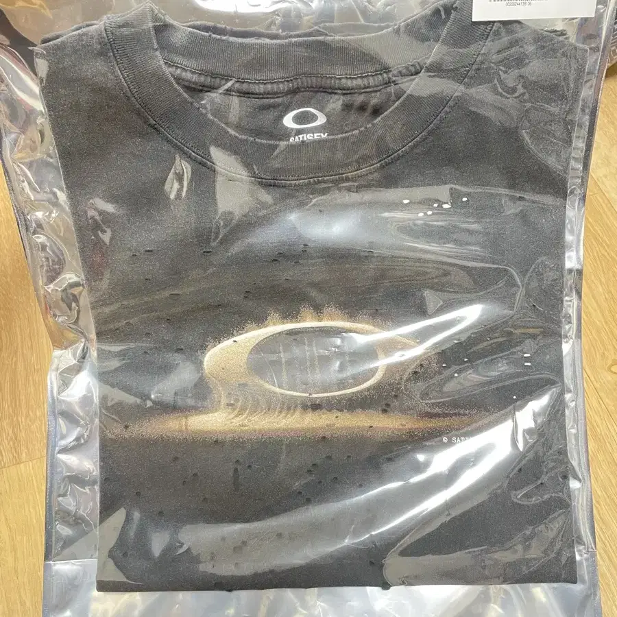 [M]satisfy oakley mothtech t-shirt