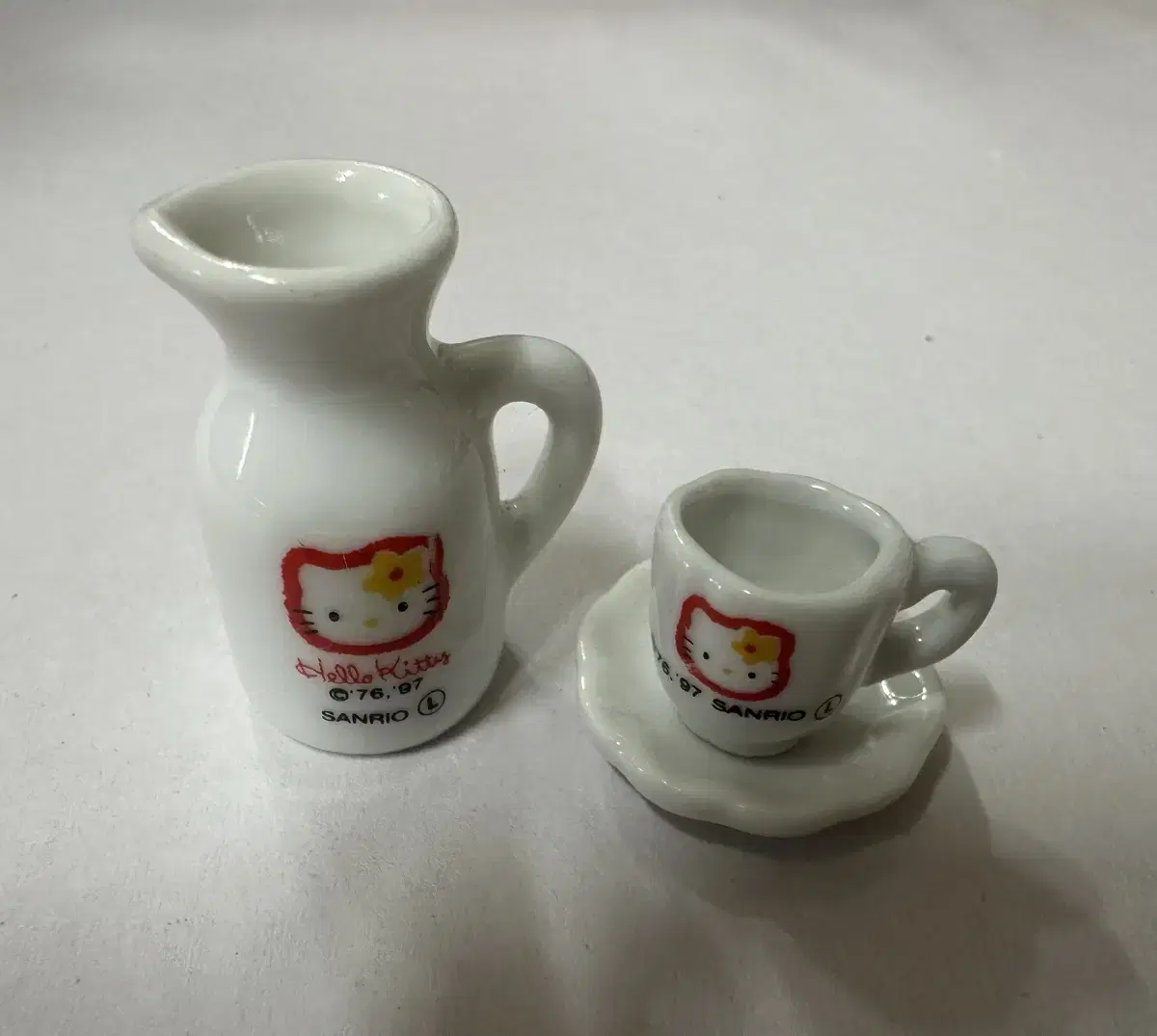 Classic Hello Kitty Pottery Miniature Set