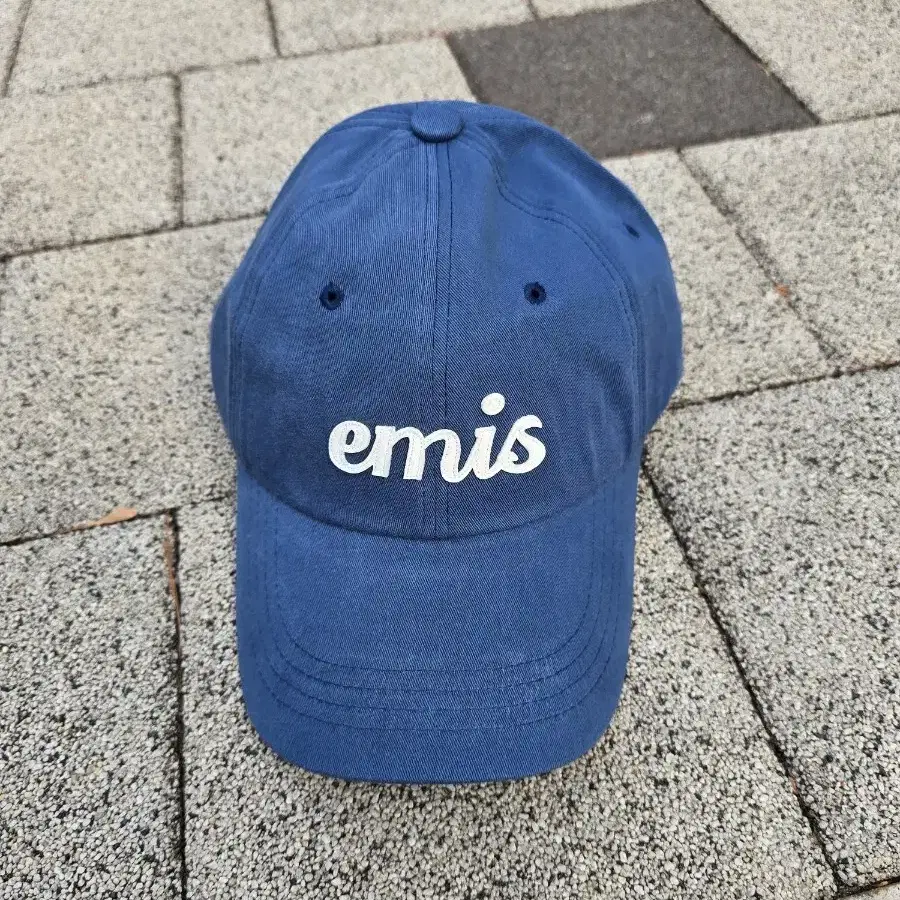 EMIS cap