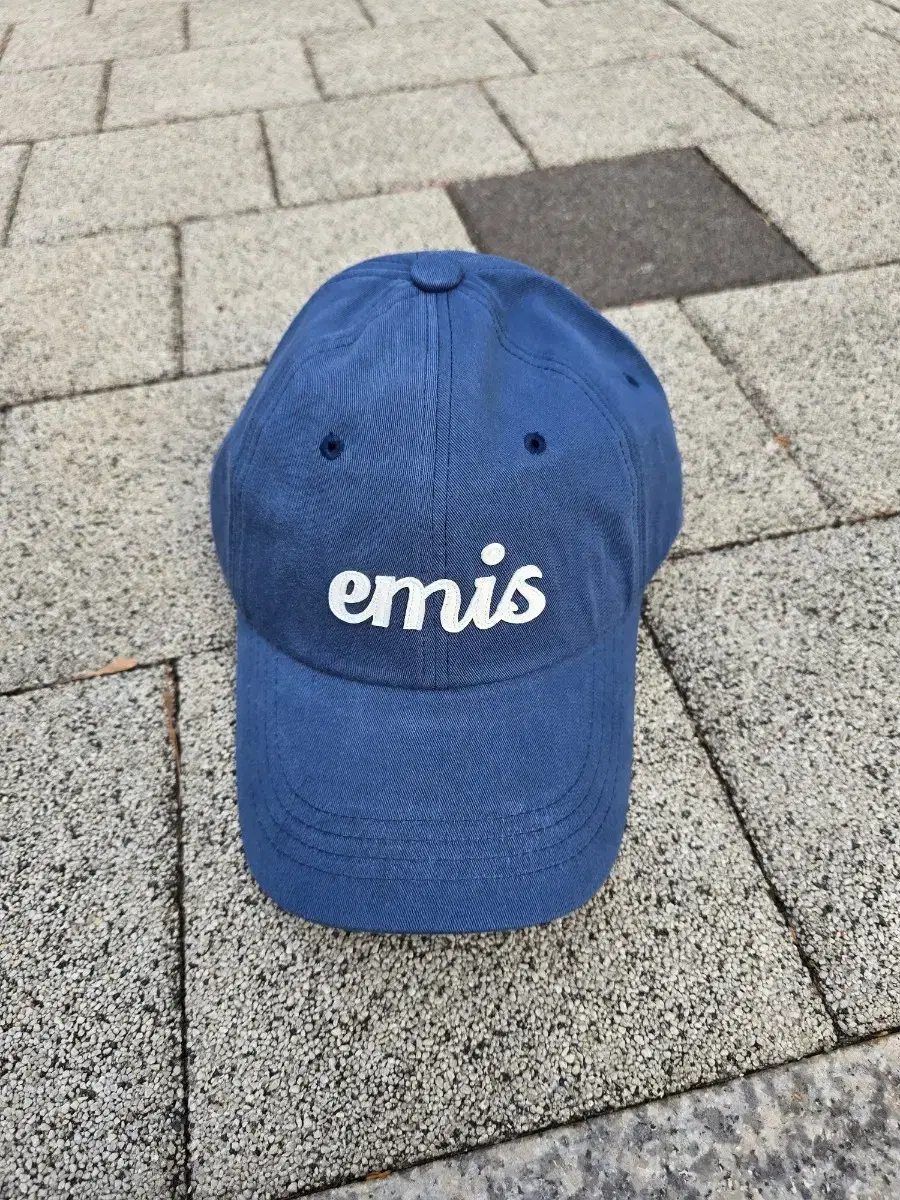 EMIS cap