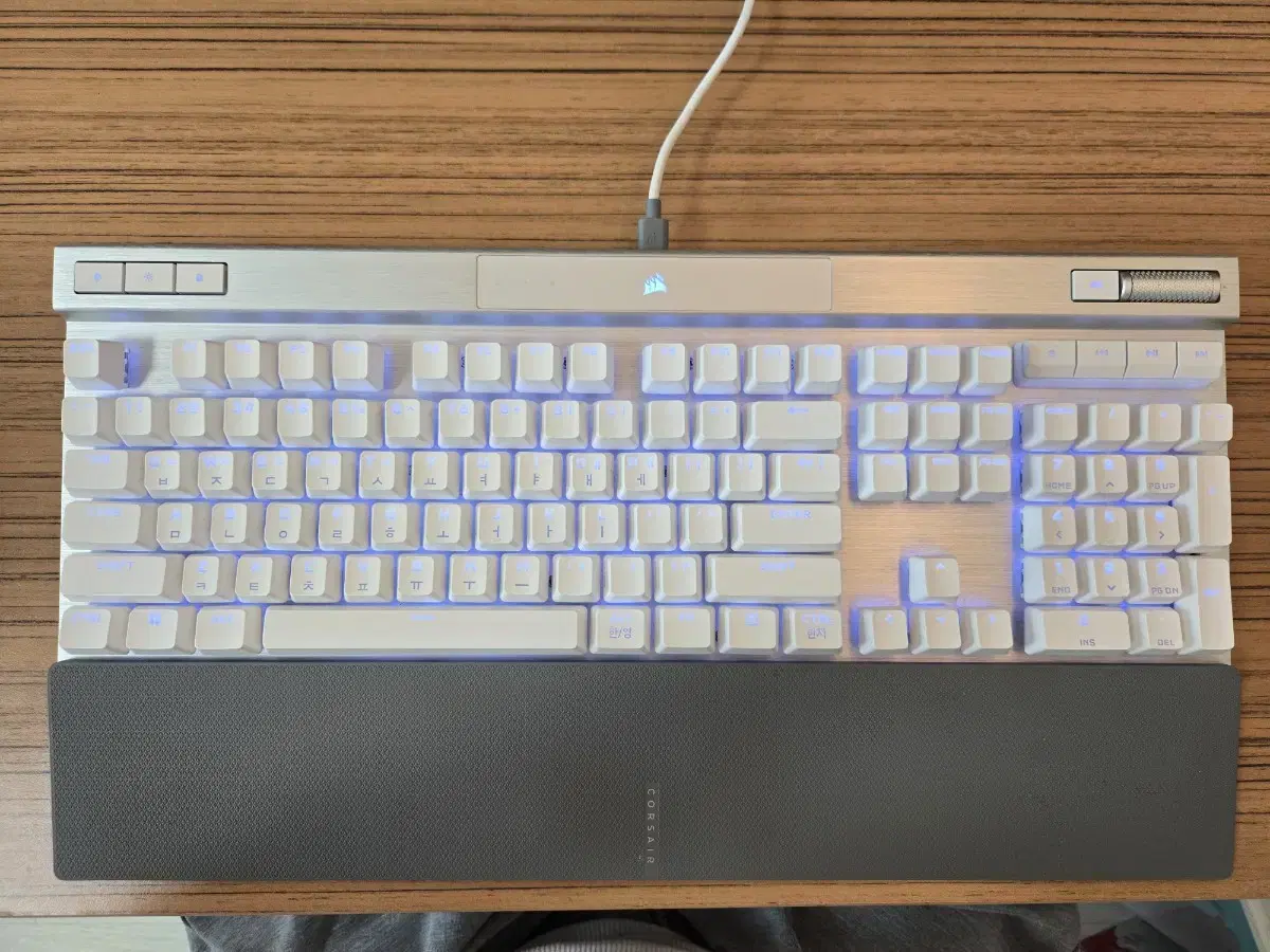 커세어 K70 RGB Pro OPX 광적축 키보드