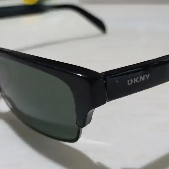 DKNY 선글라스 미사용