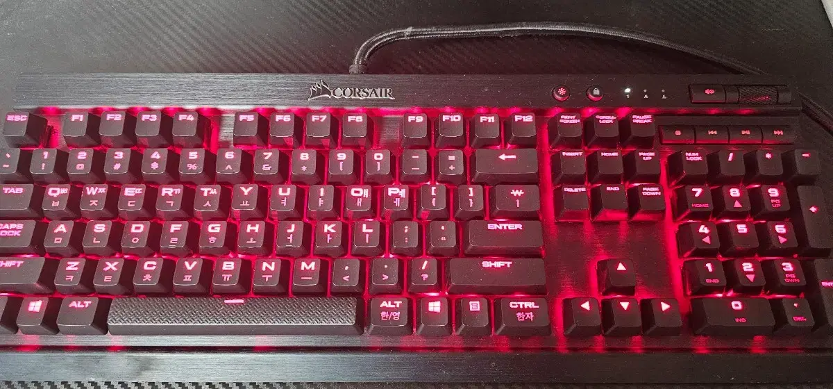 커세어 k70 lux 판매합니다