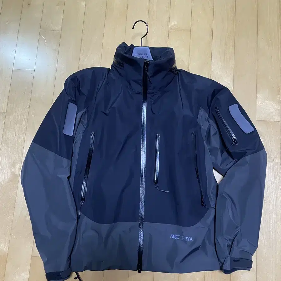 아크테릭스 시스템a axis insulated jacket