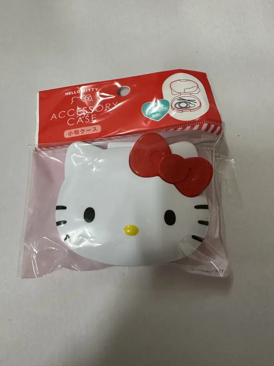 Hello Kitty Accessory Case (Red)