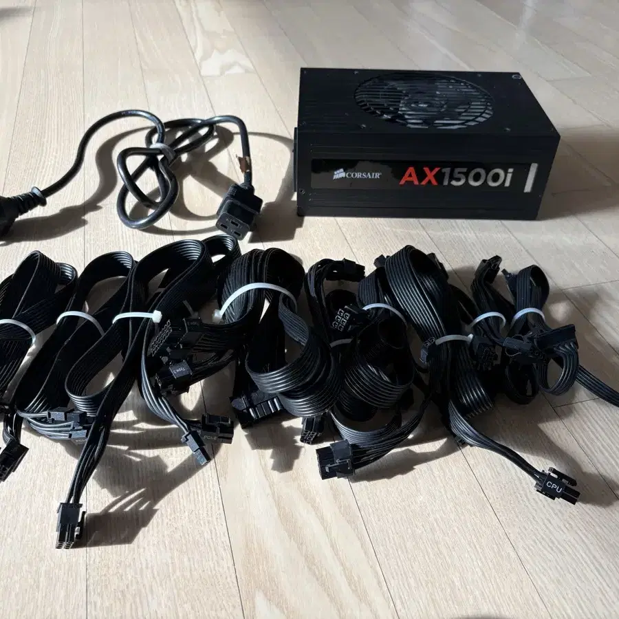 커새어 AX1500i 파워 서플라이