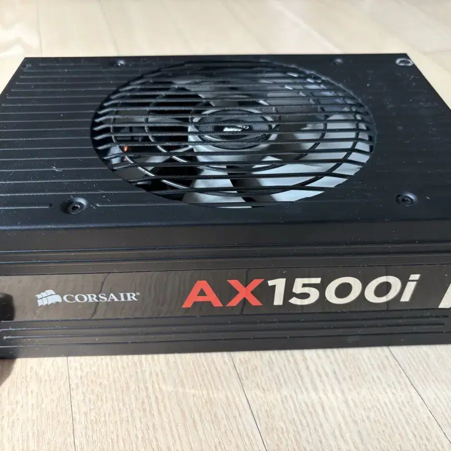 커새어 AX1500i 파워 서플라이