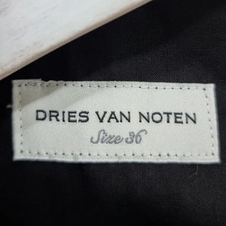 DRIES VAN NOTEN