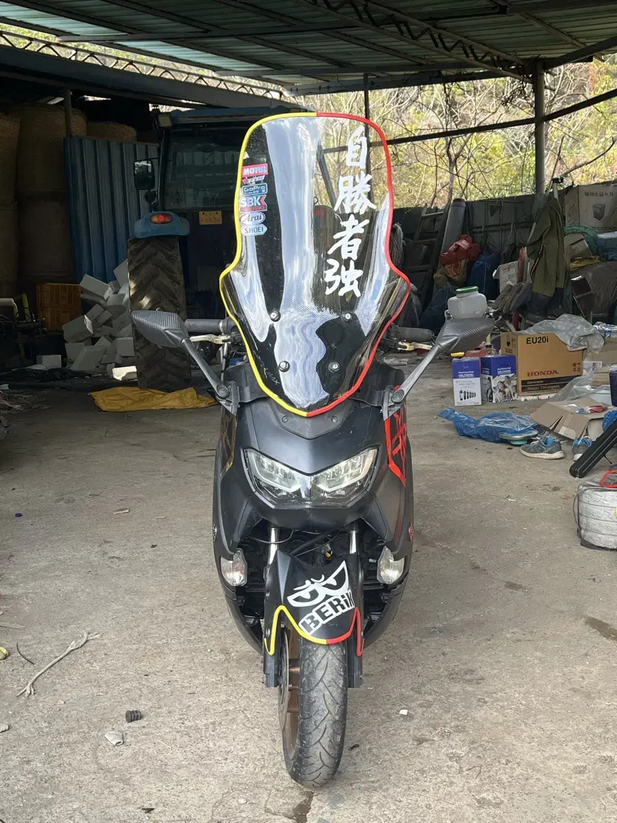 Nmax125 부품차 팝니다