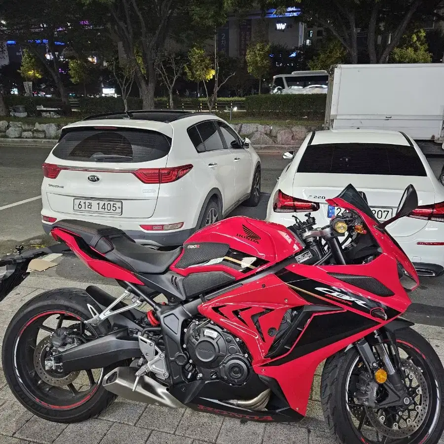 cbr650r 23년식11월출고 1만키로 무사고 무슬립