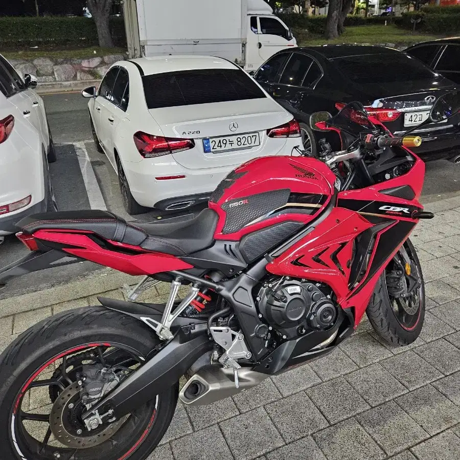 cbr650r 23년식11월출고 1만키로 무사고 무슬립