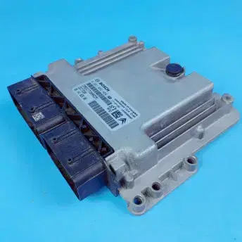 푸조 5008 ECU 모듈 0 281 032 456 /0281032456