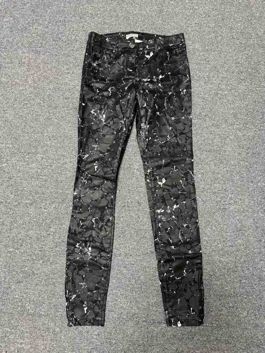 발렌시아가 apos Marble print pants