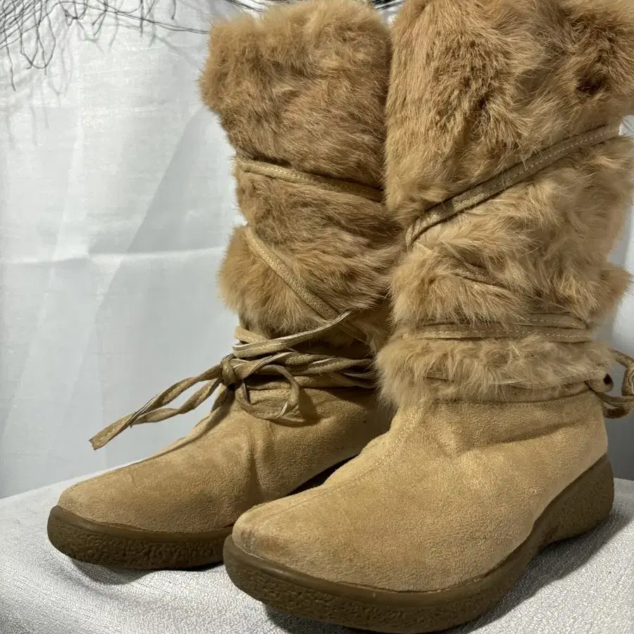 Beige Fur Detail Strap Boots