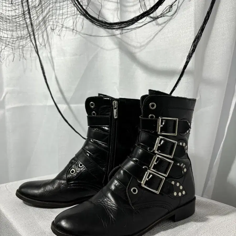 4Belt Detail Stud Punk Leather Boots