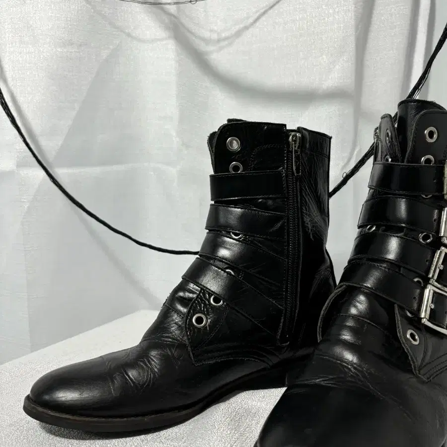 4Belt Detail Stud Punk Leather Boots