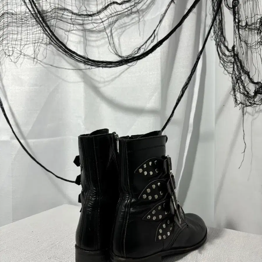 4Belt Detail Stud Punk Leather Boots