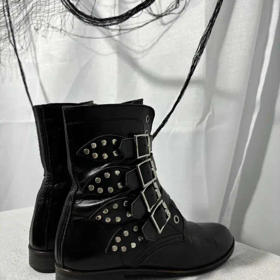 4Belt Detail Stud Punk Leather Boots