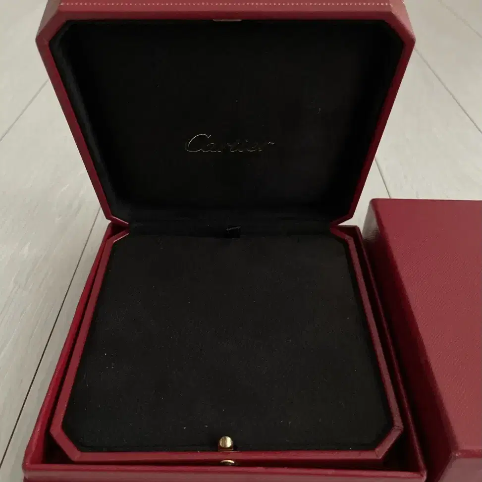 [Cartier]까르띠에 목걸이 케이스 박스 판매합니다.