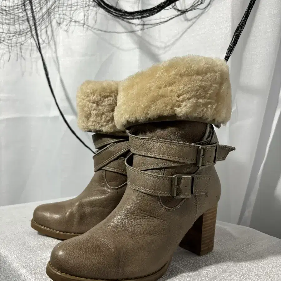 Strap Belt Detail Ivory Fur Boots