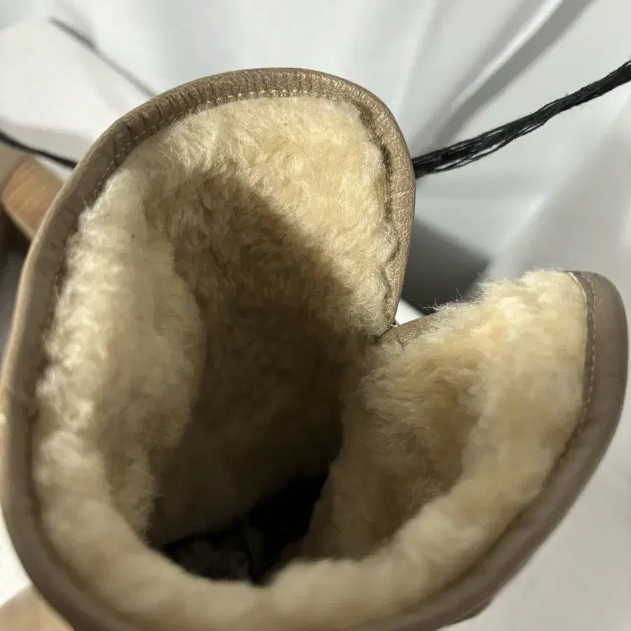 Strap Belt Detail Ivory Fur Boots