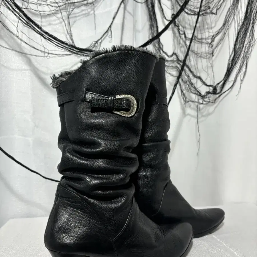 Belt Detail Fur Long wrinkle Boots