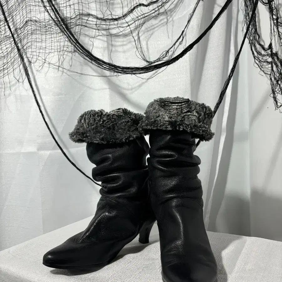 Belt Detail Fur Long wrinkle Boots