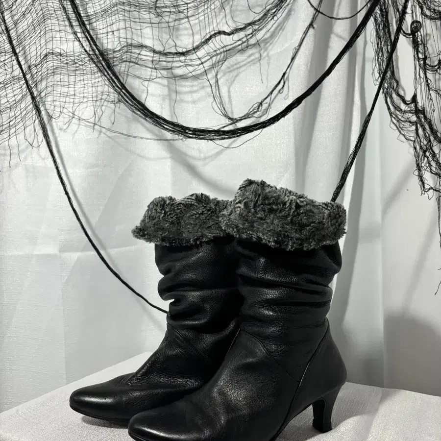 Belt Detail Fur Long wrinkle Boots