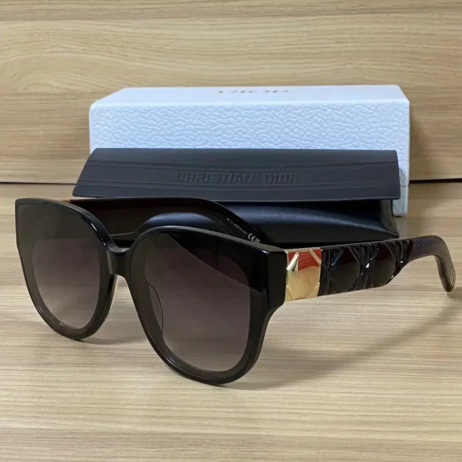 Dior Eyewear 라운드 프레임 선글라스 LADY9522R3I