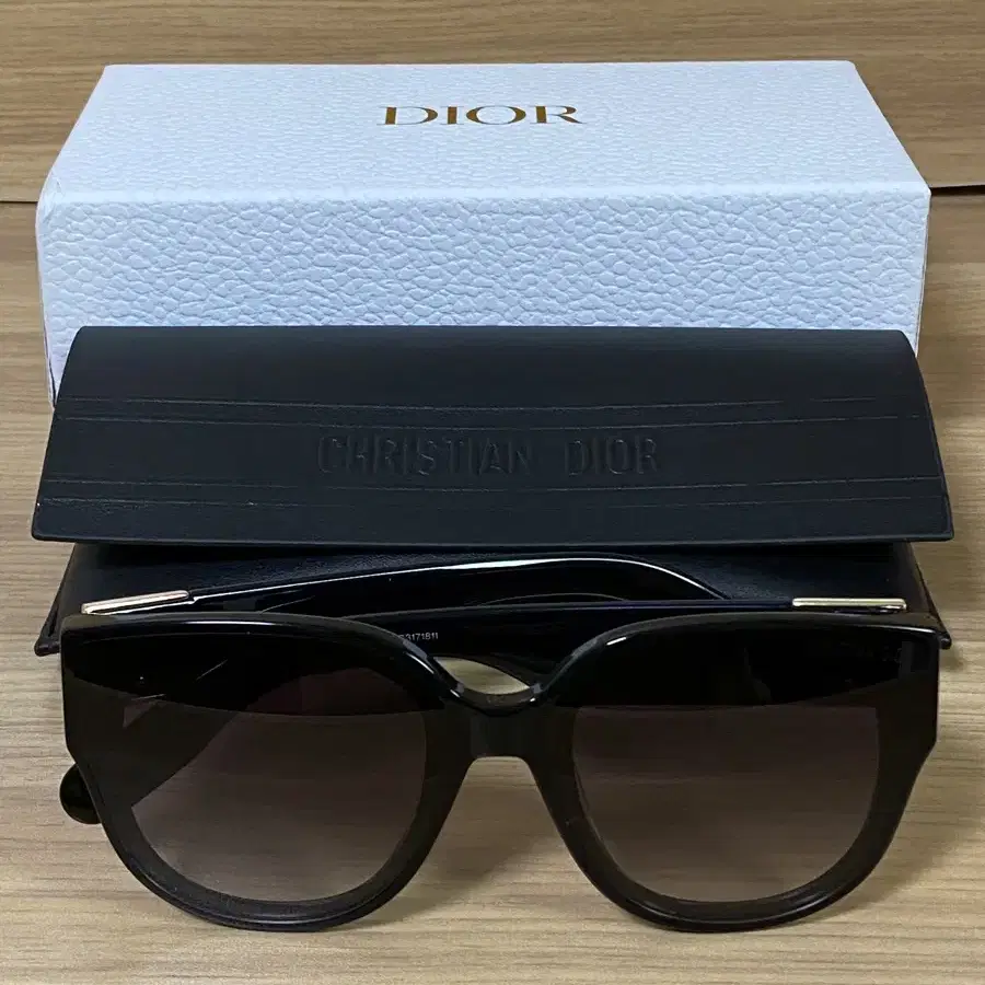 Dior Eyewear 라운드 프레임 선글라스 LADY9522R3I