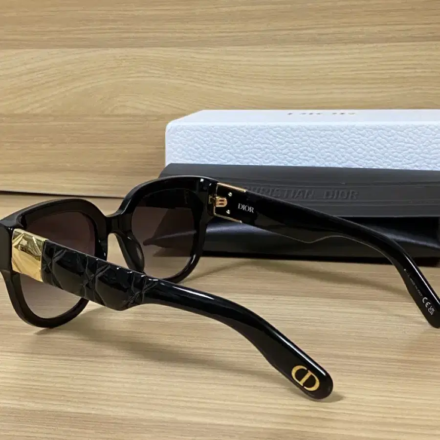 Dior Eyewear 라운드 프레임 선글라스 LADY9522R3I