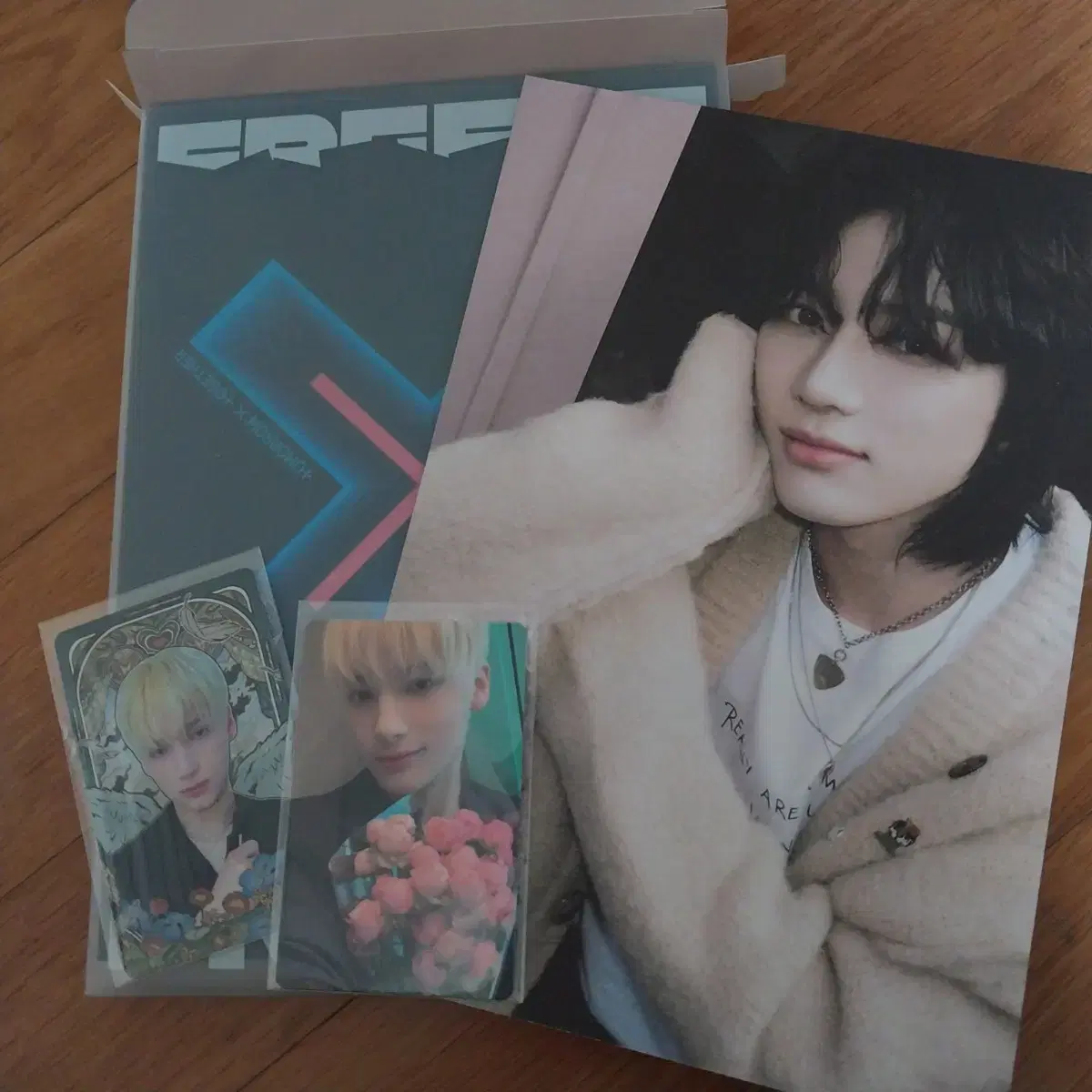 Photocard included) txt Wts of unsealed albums from Frieze