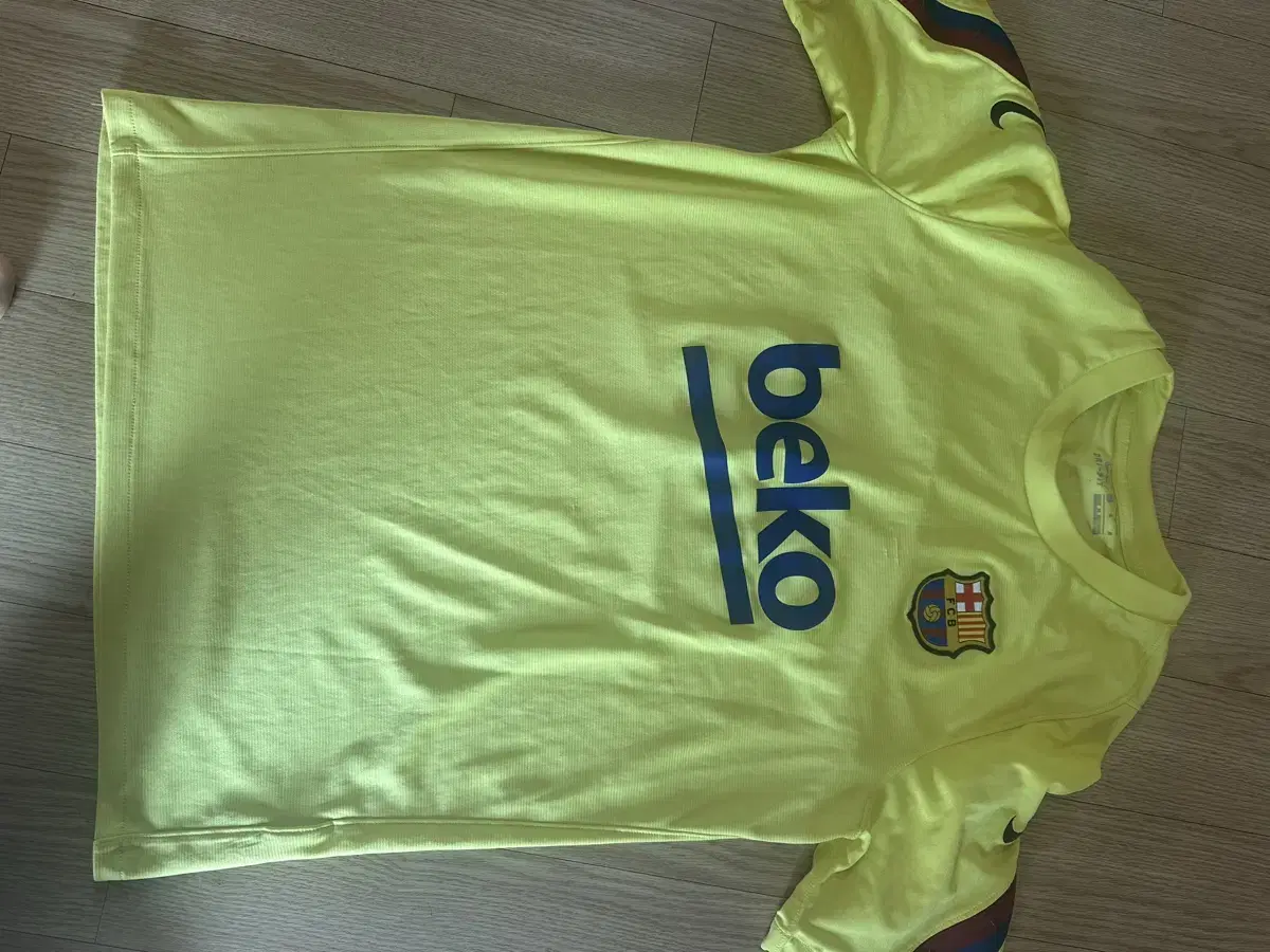 Barcelona BRT Strike Short Sleeve Overseas M