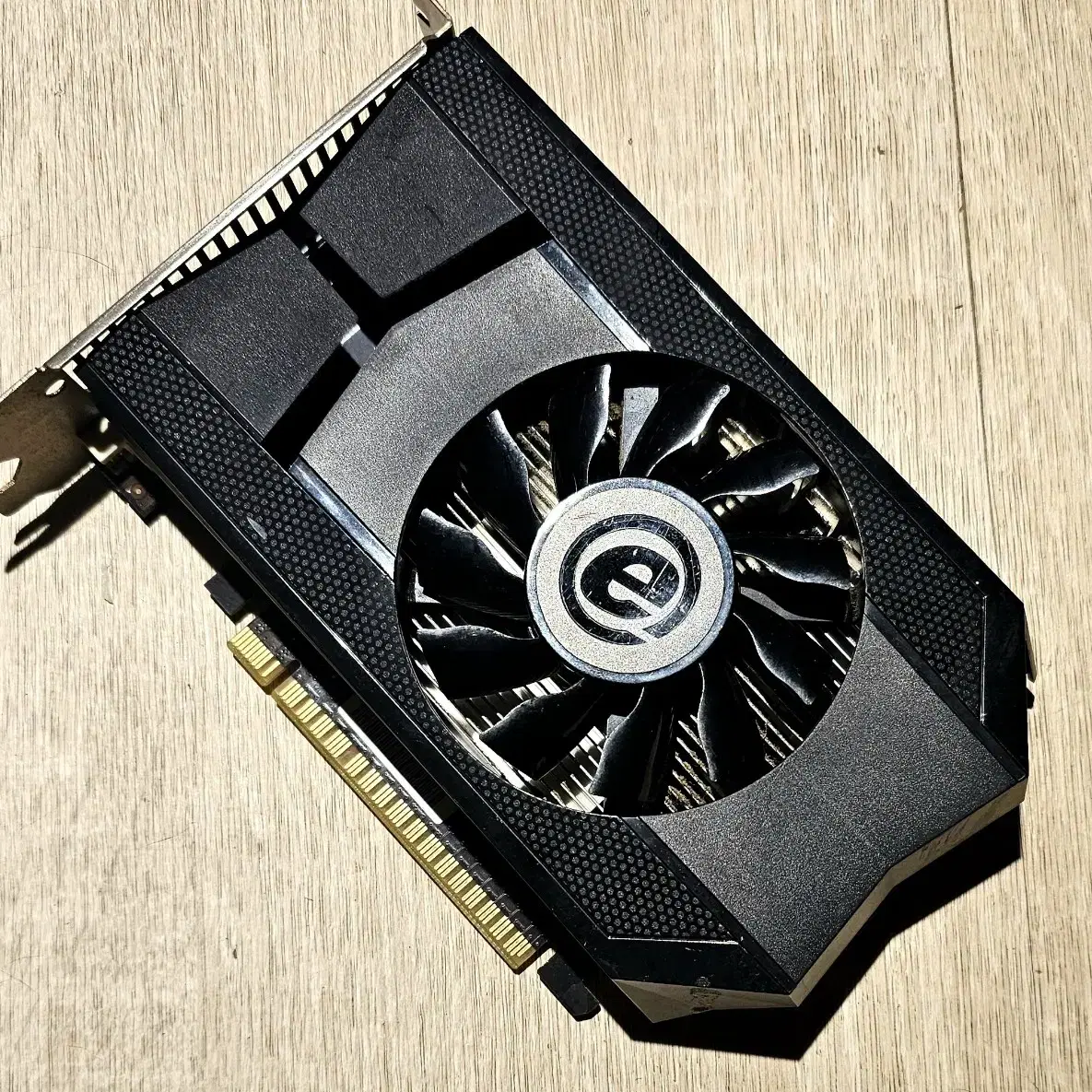 이엠텍 GTX650ti(1GB)게이밍 그래픽 카드 팝니다