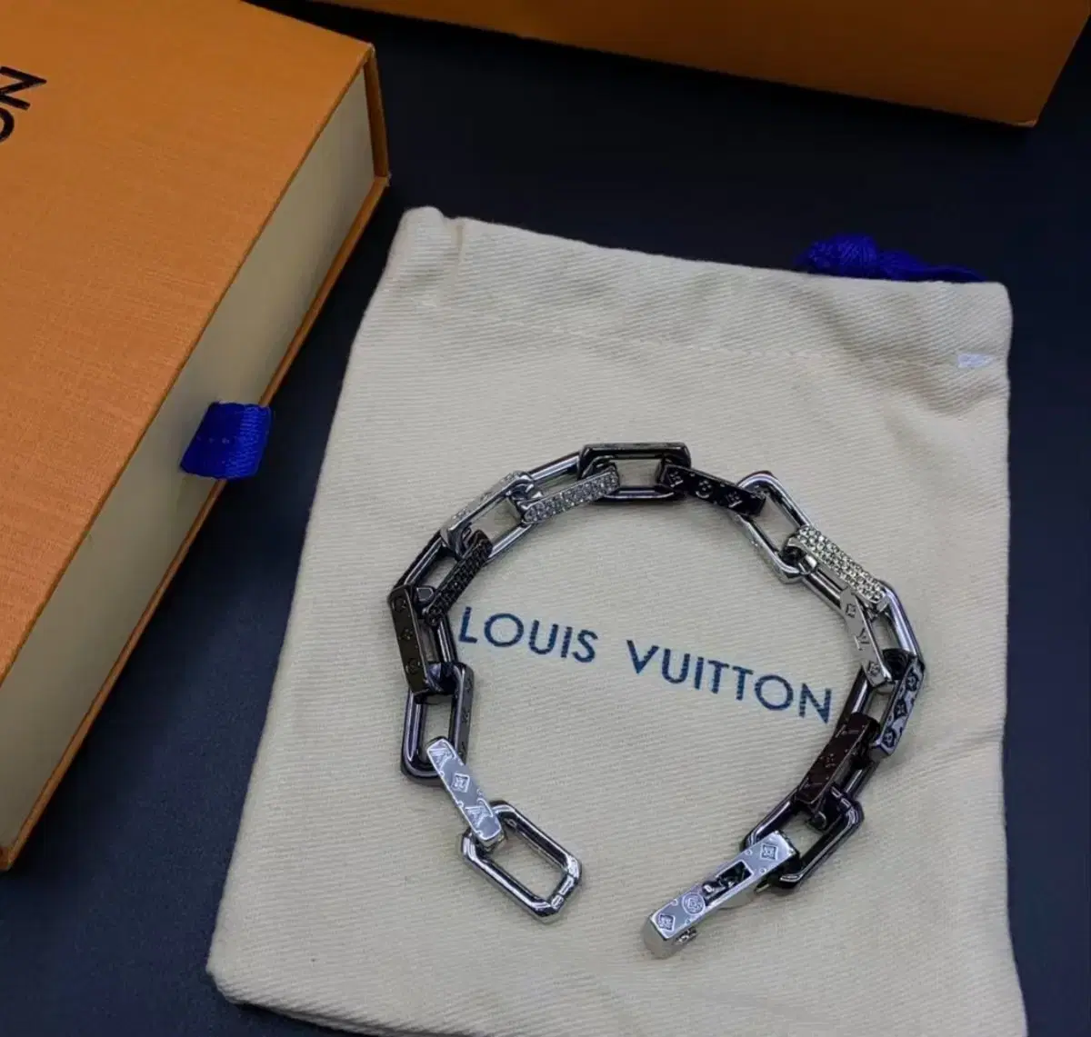 LOUIS VUITTON 루이비통 클래식 팔찌 남성