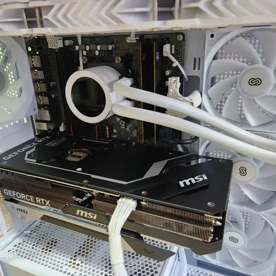 게이밍 컴퓨터 7800X3D RTX4080SUPER