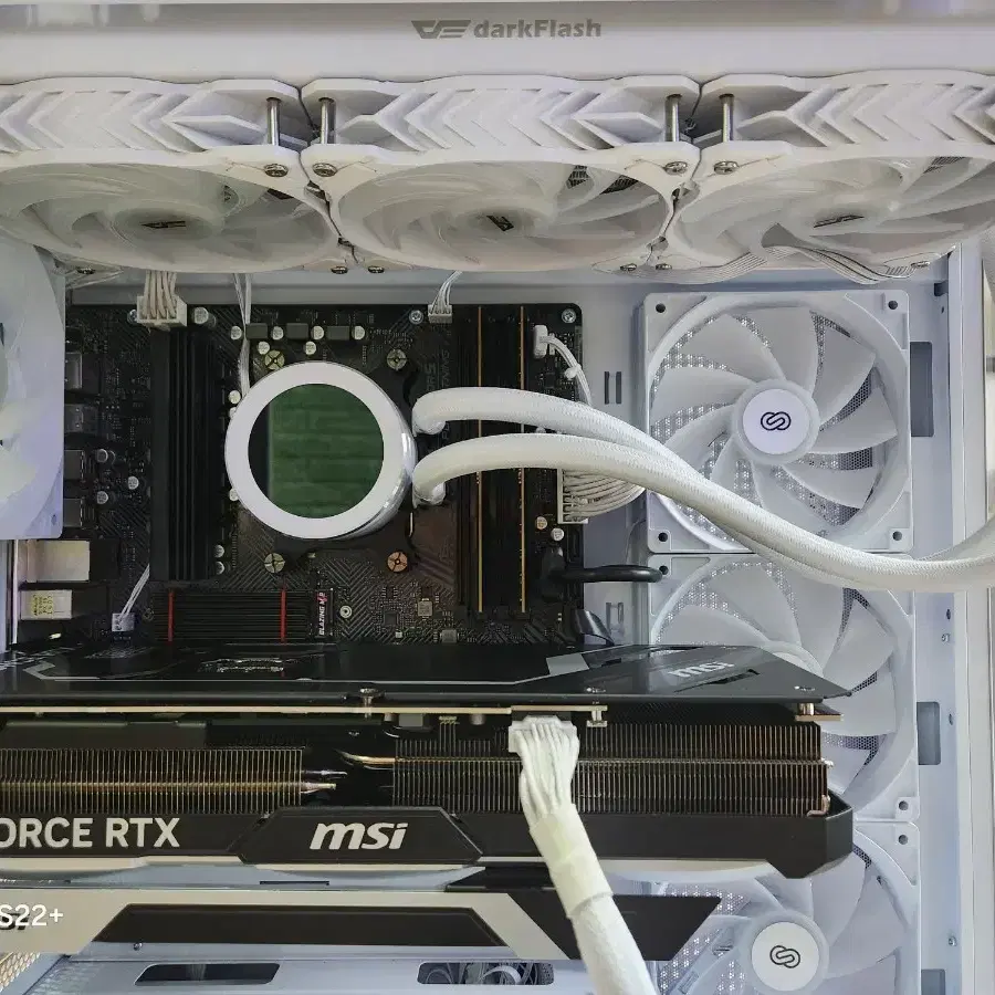 게이밍 컴퓨터 7800X3D RTX4080SUPER